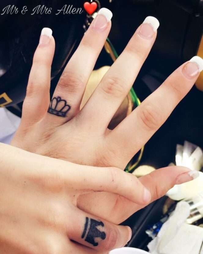 21 Couples Who Have Replaced Their Wedding Rings with Minimalist Finger Tattoos