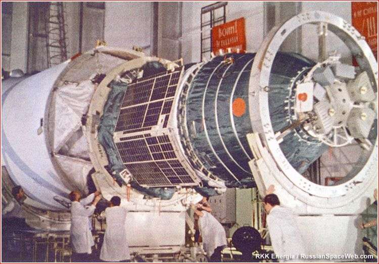 Zond-5 spacecraft