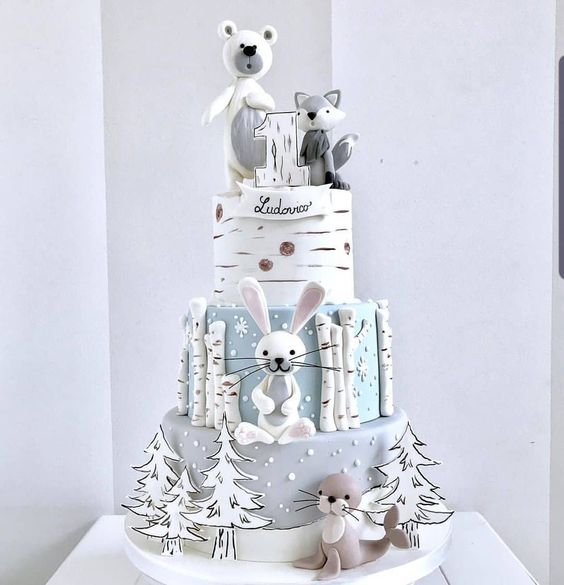 19 Beautiful Winter Cakes. Admire the Sweet Masterpieces!