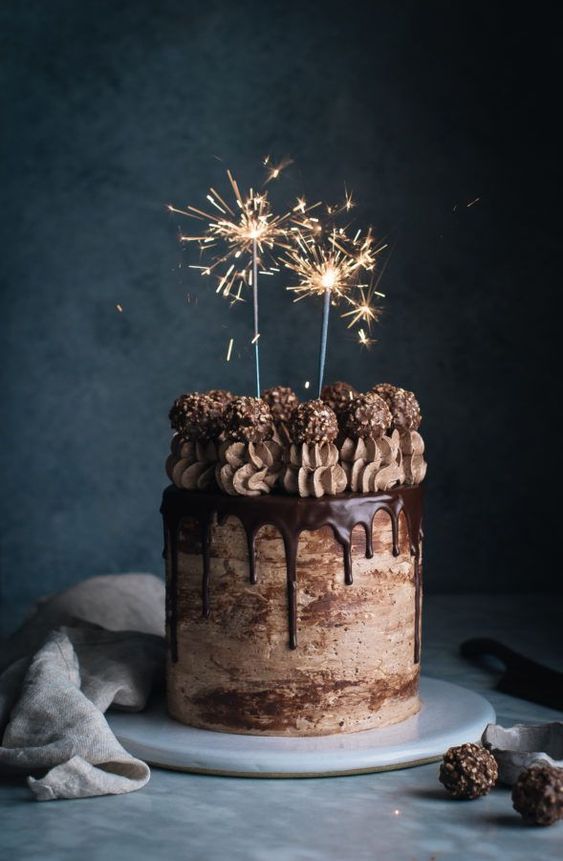 18 Amazing Cakes That All Fans of Chocolate Will Fall For Immediately