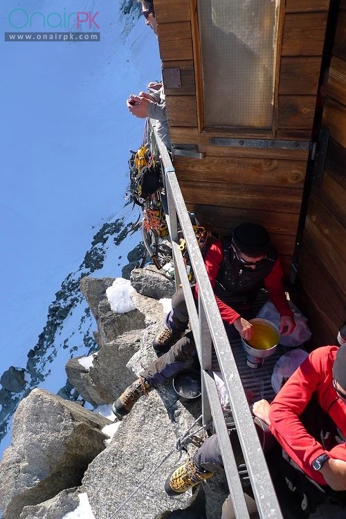 This Hut, Built on a Very Steep Slope in the Alps, Can Accommodate up to 10 People